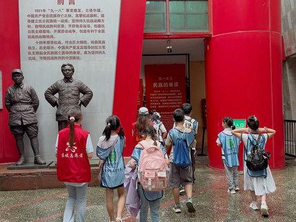 青春进社区 陪伴暖假期｜亚洲AV网站青团志愿宣讲团开展暑期社会实践